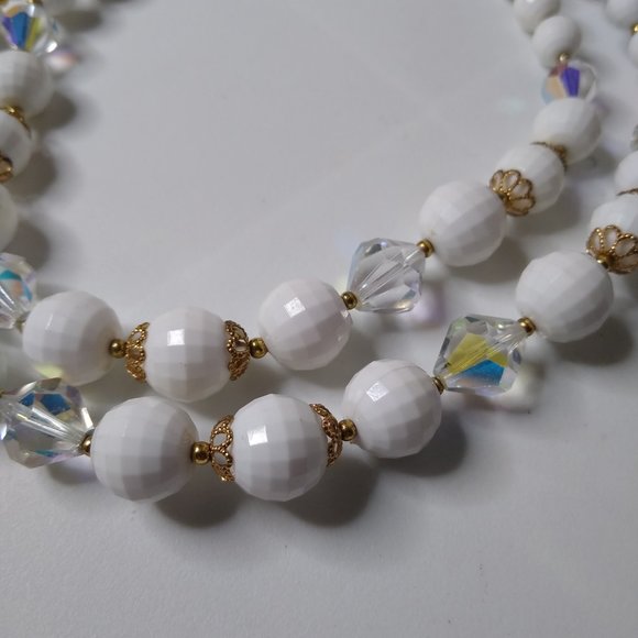 Vintage Lisner Plastic And Glass 2 Layer Bead Necklace - Picture 7 of 11